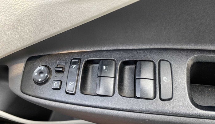 2020 Hyundai AURA SX 1.2 (O), Petrol, Manual, 14,593 km, Right front window switch / handle - Window making noise/ moving slow