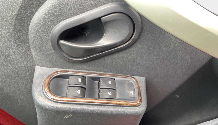2014 Renault Duster RXL PETROL, Petrol, Manual, 60,693 km, Driver Side Door Panels Control