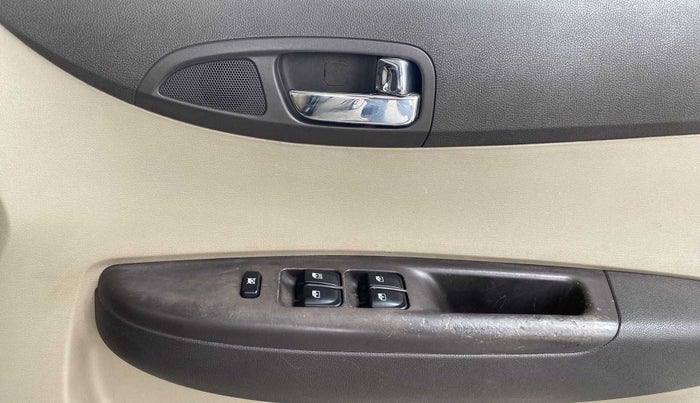 2011 Hyundai i20 MAGNA 1.2, Petrol, Manual, 49,600 km, Driver Side Door Panels Control