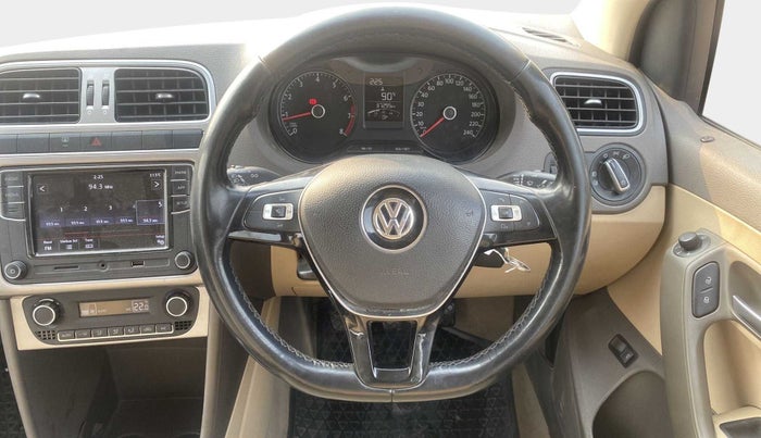 2017 Volkswagen Vento HIGHLINE 1.6 MPI, Petrol, Manual, 37,403 km, Steering Wheel Close Up