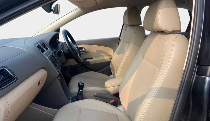 2017 Volkswagen Vento HIGHLINE 1.6 MPI, Petrol, Manual, 37,403 km, Right Side Front Door Cabin