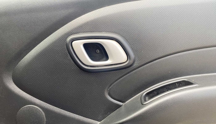 2018 Datsun Redi Go T (O), Petrol, Manual, 22,761 km, Driver Side Door Panels Control
