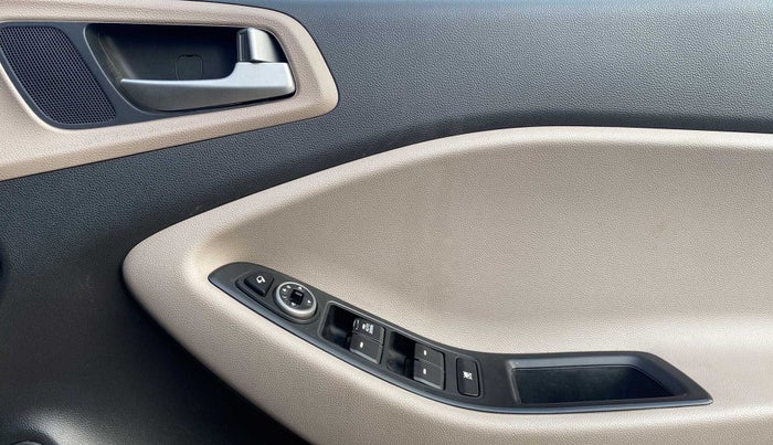 2019 Hyundai Elite i20 SPORTZ PLUS 1.2, Petrol, Manual, 49,682 km, Driver Side Door Panels Control