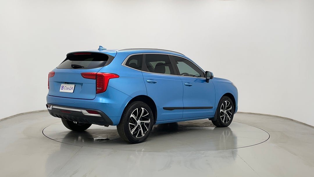 Right Back Diagonal (45- Degree) View