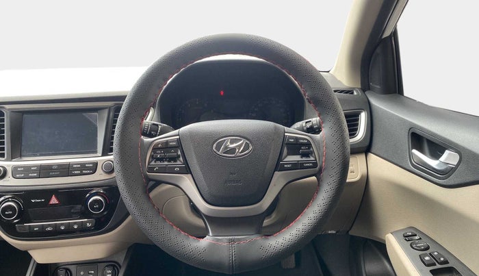 2017 Hyundai Verna 1.6 VTVT SX, Petrol, Manual, 13,186 km, Steering Wheel Close Up