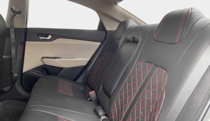 2017 Hyundai Verna 1.6 VTVT SX, Petrol, Manual, 13,186 km, Right Side Rear Door Cabin