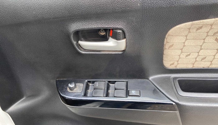 2017 Maruti Wagon R 1.0 VXI, CNG, Manual, 60,393 km, Driver Side Door Panels Control