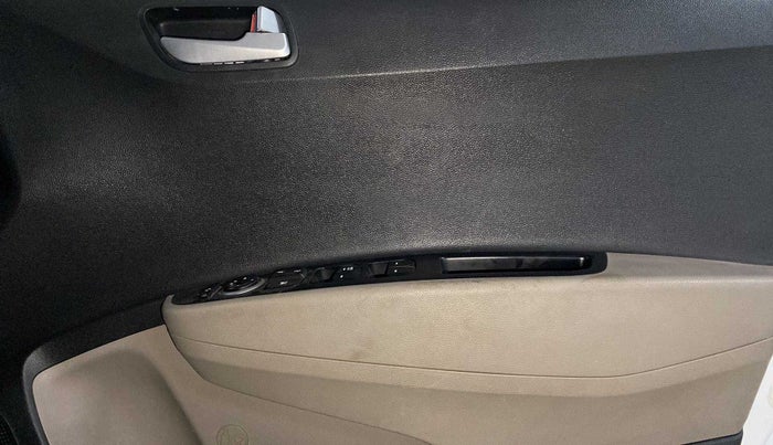2018 Hyundai Grand i10 SPORTZ 1.2 KAPPA VTVT, Petrol, Manual, 46,124 km, Driver Side Door Panels Control