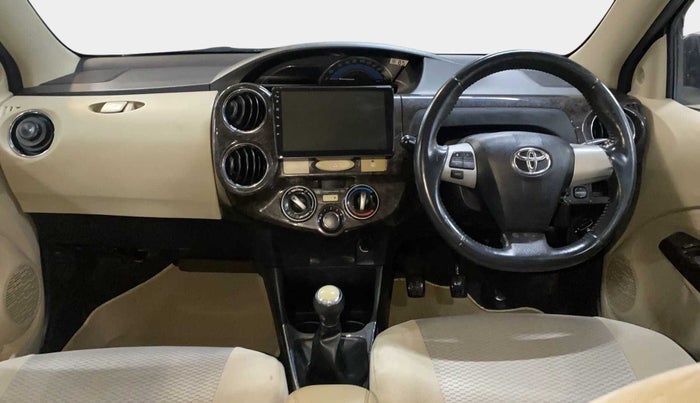 2017 Toyota Etios VX PLATINUM, Petrol, Manual, 97,301 km, Dashboard