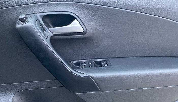 2022 Volkswagen Polo HIGHLINE PLUS 1.0L TSI, Petrol, Manual, 28,664 km, Driver Side Door Panels Control