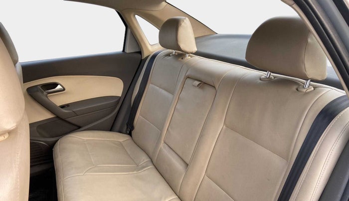 2015 Volkswagen Vento COMFORTLINE 1.2 TSI AT, Petrol, Automatic, 90,521 km, Right Side Rear Door Cabin