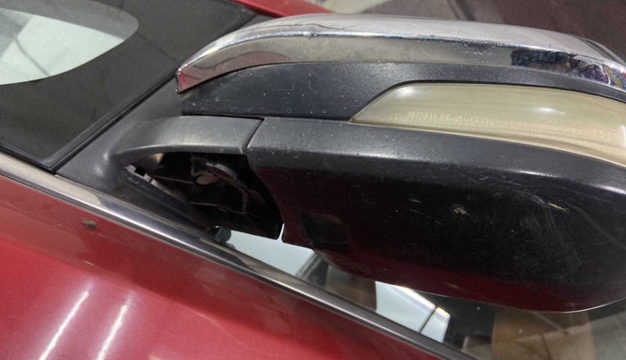 2017 Toyota Innova Crysta TOURING SPORT DIESEL MT, Diesel, Manual, 40,409 km, Left rear-view mirror - Cover has minor damage