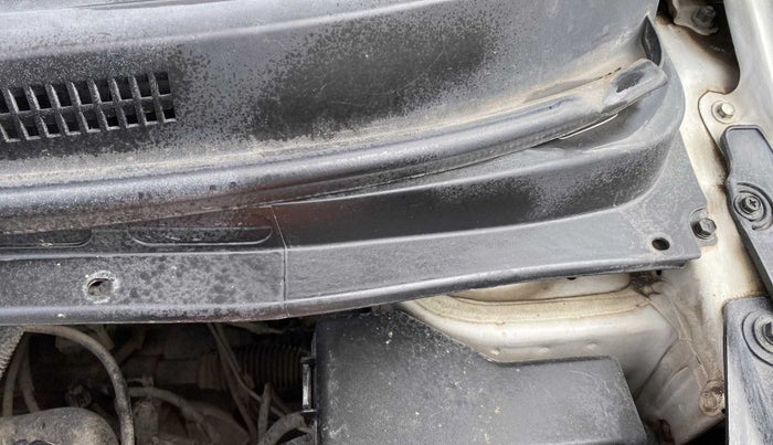 2016 Hyundai i10 MAGNA 1.1, Petrol, Manual, 58,756 km, Bonnet (hood) - Cowl vent panel has minor damage
