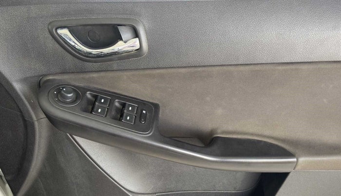 2016 Tata Zest XT PETROL, Petrol, Manual, 58,877 km, Driver Side Door Panels Control