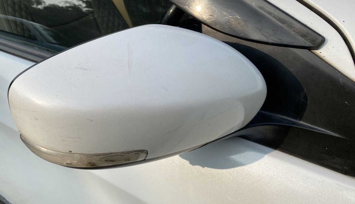 2019 Maruti Ciaz DELTA DIESEL 1.5, Diesel, Manual, 89,158 km, Right rear-view mirror - Indicator light has minor damage