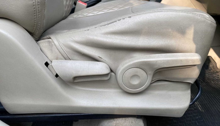 2019 Maruti Ciaz DELTA DIESEL 1.5, Diesel, Manual, 89,285 km, Driver Side Adjustment Panel