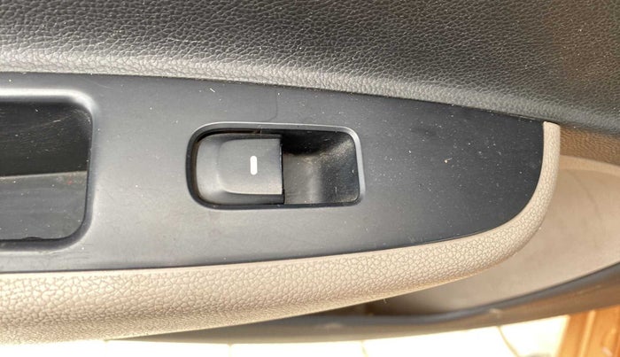 2014 Hyundai Grand i10 SPORTZ 1.2 KAPPA VTVT, Petrol, Manual, 39,667 km, Left rear window switch / handle - Switch/handle not functional