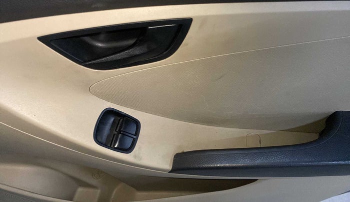 2014 Hyundai Eon ERA +, Petrol, Manual, 87,250 km, Driver Side Door Panels Control