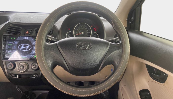 2017 Hyundai Eon MAGNA +, Petrol, Manual, 75,421 km, Steering Wheel Close Up