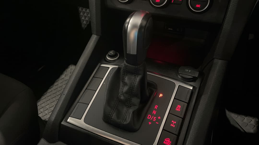 2022 Volkswagen Amarok Tdi550 Sportline 4motion, Automatic, 86290 km, Gear Lever 