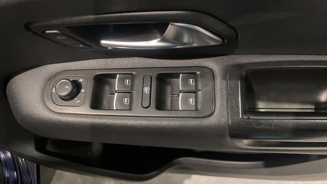 2022 Volkswagen Amarok Tdi550 Sportline 4motion, Automatic, 86290 km, Drivers Side Door Panel Controls