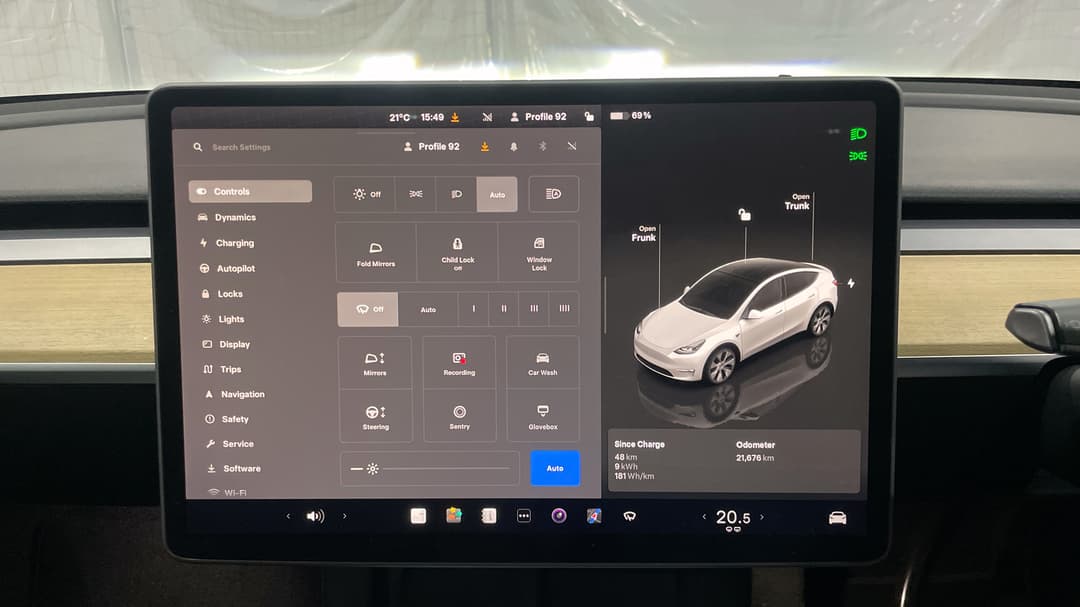 2023 Tesla Model Y Rear-wheel Drive, Automatic, 21676 km, Utility Switches/Buttons