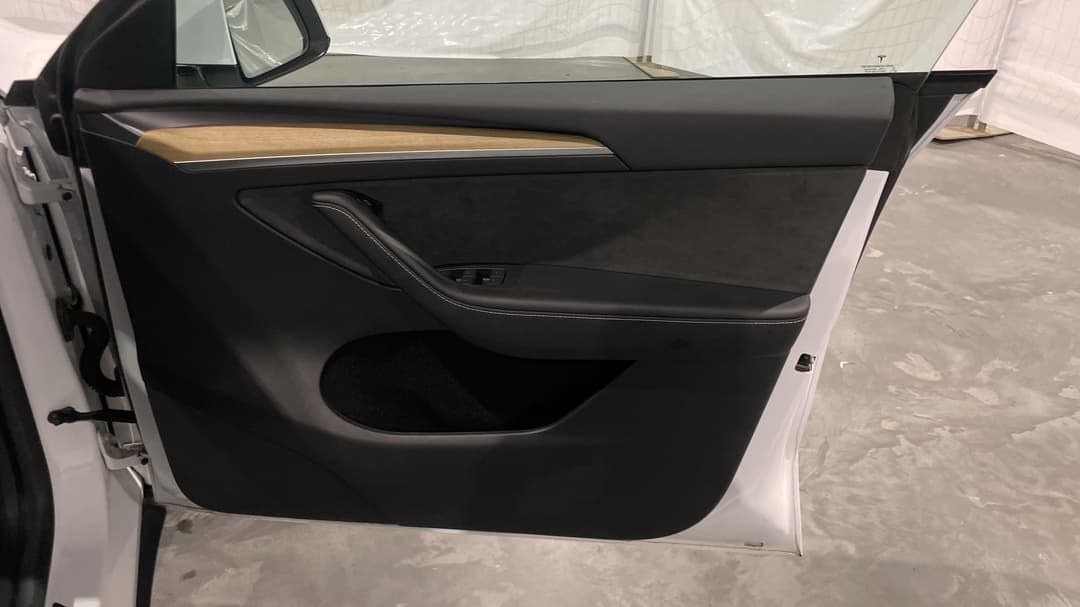 2023 Tesla Model Y Rear-wheel Drive, Automatic, 21676 km, Speaker View