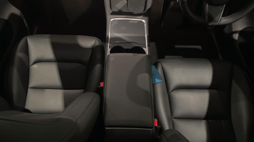 2023 Tesla Model Y Rear-wheel Drive, Automatic, 21676 km, Center Console