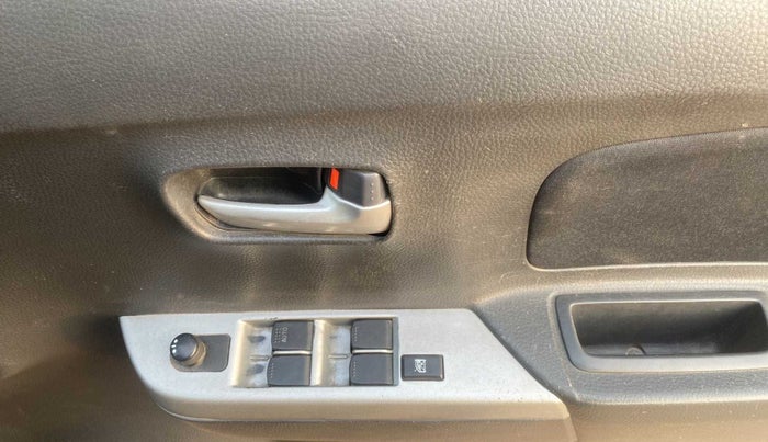 2012 Maruti Wagon R 1.0 VXI, Petrol, Manual, 35,341 km, Driver Side Door Panels Control