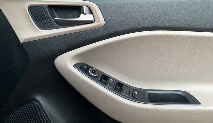 2017 Hyundai Elite i20 SPORTZ 1.2, Petrol, Manual, 42,901 km, Driver Side Door Panels Control