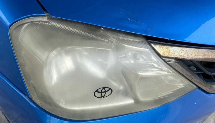 2011 Toyota Etios Liva G, Petrol, Manual, 99,024 km, Right headlight - Faded