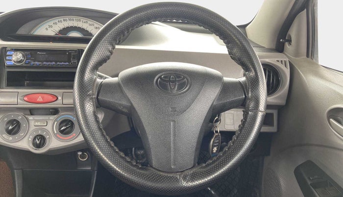 2011 Toyota Etios Liva G, Petrol, Manual, 99,024 km, Steering Wheel Close Up