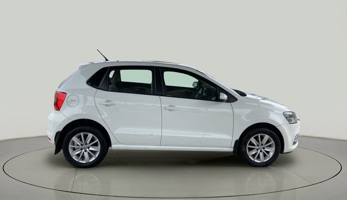 2016 Volkswagen Polo HIGHLINE1.2L, Petrol, Manual, 1,17,907 km, Right Side View