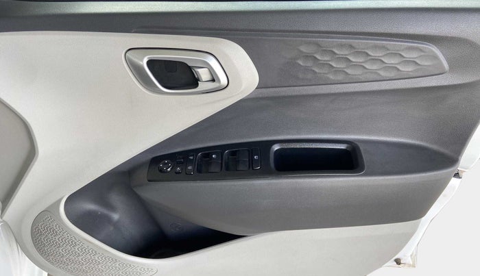 2022 Hyundai AURA SX 1.2, Petrol, Manual, 5,262 km, Driver Side Door Panels Control