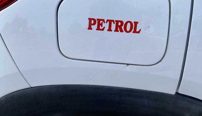 2018 Renault Kwid RXT 1.0 (O), Petrol, Manual, 88,645 km, Right quarter panel - Slightly dented