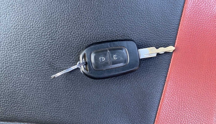 2017 Datsun Redi Go S 1.0, Petrol, Manual, 38,572 km, Key Close Up