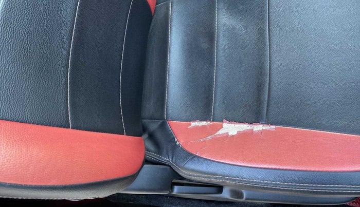 2017 Datsun Redi Go S 1.0, Petrol, Manual, 38,572 km, Driver seat - Cover slightly torn