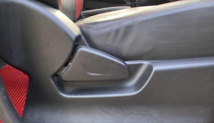 2017 Datsun Redi Go S 1.0, Petrol, Manual, 38,572 km, Driver Side Adjustment Panel