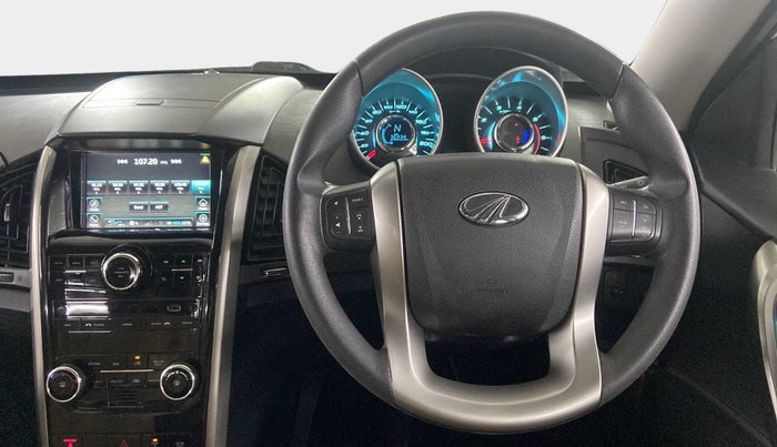 2019 Mahindra XUV500 W7, Diesel, Manual, 36,039 km, Steering Wheel Close Up