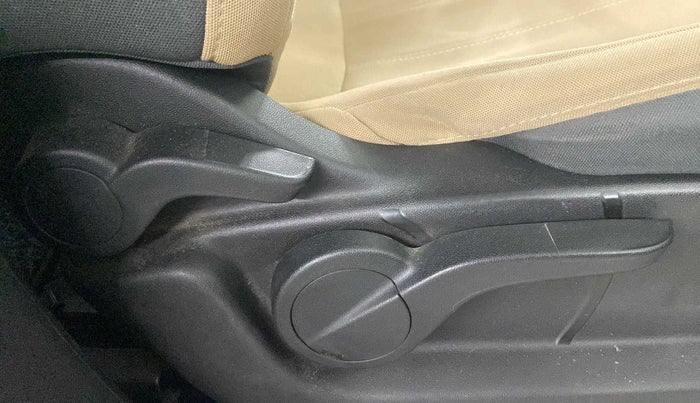 2019 Mahindra XUV500 W7, Diesel, Manual, 36,039 km, Driver Side Adjustment Panel