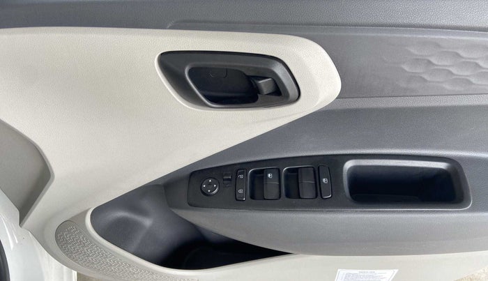 2022 Hyundai AURA S 1.2 CNG, CNG, Manual, 14,529 km, Driver Side Door Panels Control