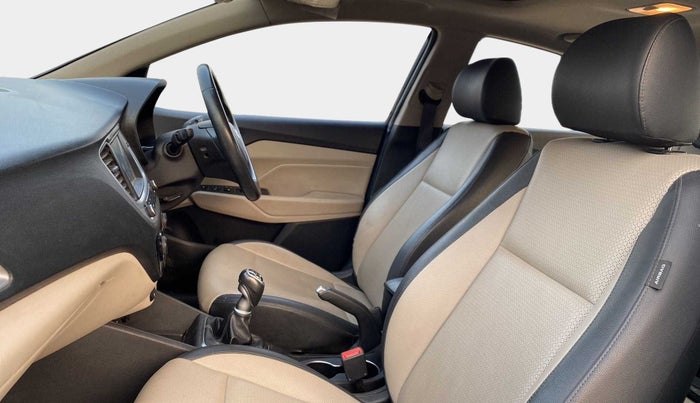 2018 Hyundai Verna 1.6 VTVT SX (O) AT, Petrol, Automatic, 35,705 km, Right Side Front Door Cabin