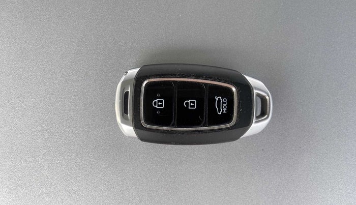 2019 Hyundai Verna 1.6 VTVT SX, Petrol, Manual, 27,787 km, Key Close Up