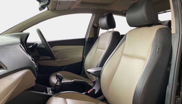 2019 Hyundai Verna 1.6 VTVT SX O, Petrol, Manual, 39,940 km, Right Side Front Door Cabin