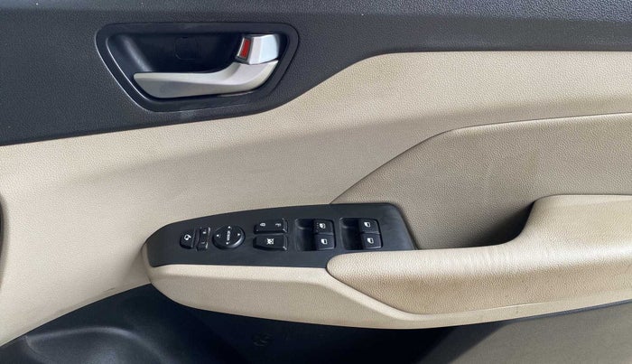 2019 Hyundai Verna 1.6 VTVT SX O, Petrol, Manual, 39,940 km, Driver Side Door Panels Control
