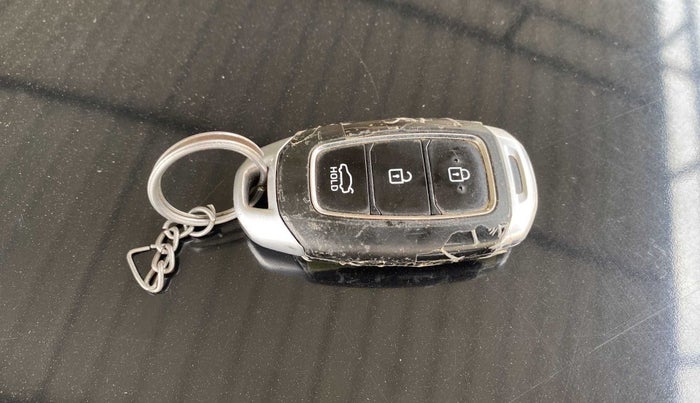 2019 Hyundai Verna 1.6 VTVT SX O, Petrol, Manual, 39,940 km, Key Close Up