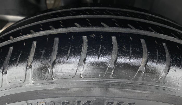 2019 Maruti Swift VXI D, Petrol, Manual, 37,731 km, Right Rear Tyre Tread