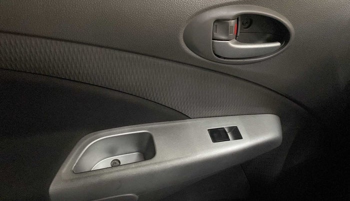 2011 Toyota Etios V, Petrol, Manual, 59,788 km, Left front window switch / handle - Power window makes minor noise