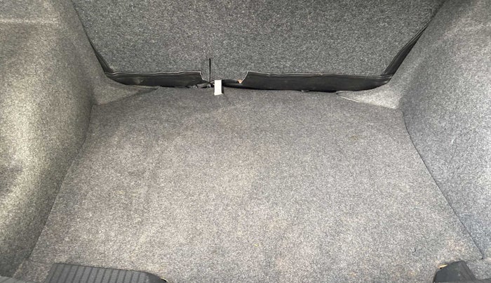 2018 Volkswagen Ameo COMFORTLINE 1.0L, Petrol, Manual, 39,694 km, Boot Inside