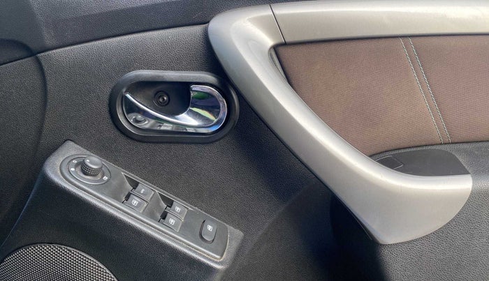 2019 Renault Duster 110 PS RXZ MT DIESEL, Diesel, Manual, 54,182 km, Driver Side Door Panels Control